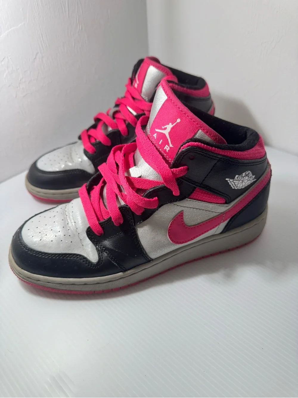 Jordan Kids Mid-Top Sneakers in Hot Pink, Black & Silver